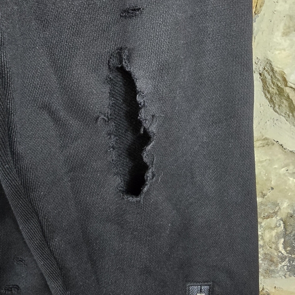 Mastermind World Distressed Skull 20th Sweater Shirt - Picture 11 of 12